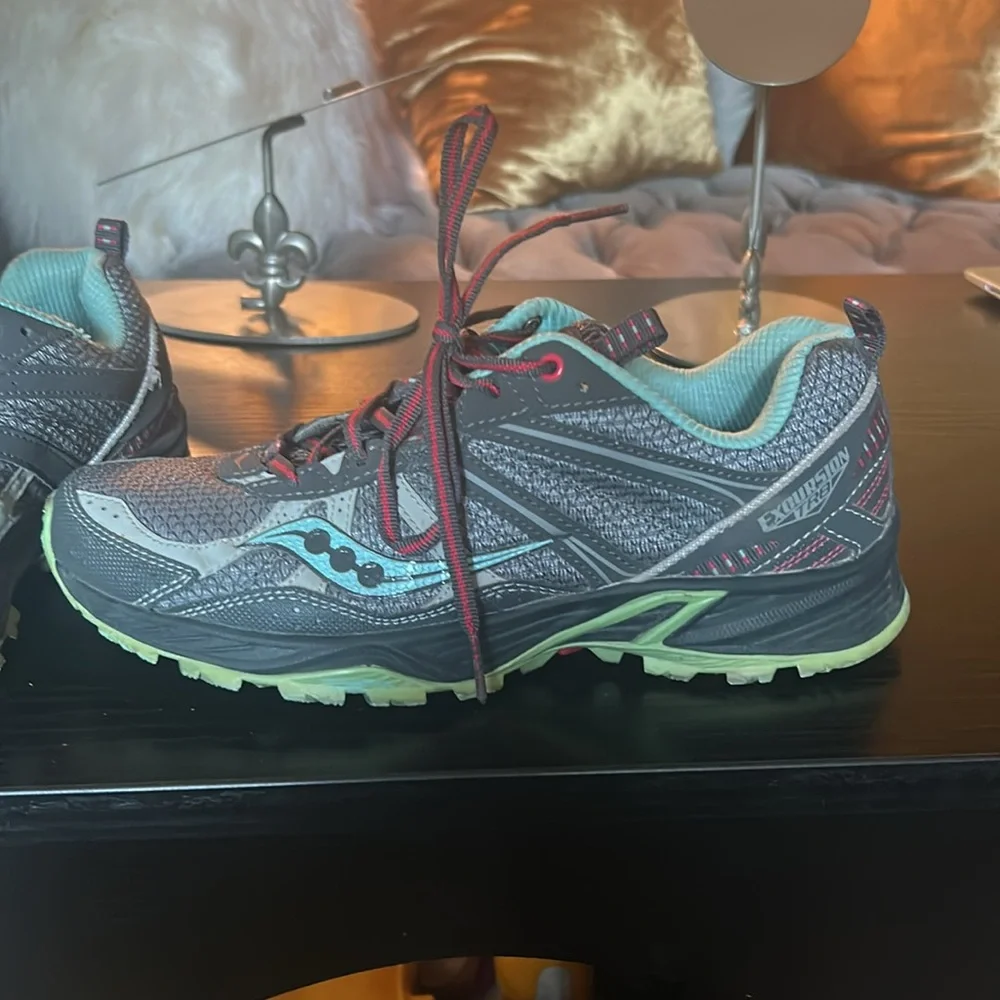 Saucony Excursion TR8 Trail Running Shoes Grey Neon Pink Womens Size 8.5 - Picture 3 of 11
